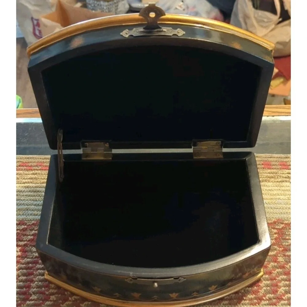 Vintage Jewelry‎ Storage Lacquer Box Peacock Design Very Pretty!